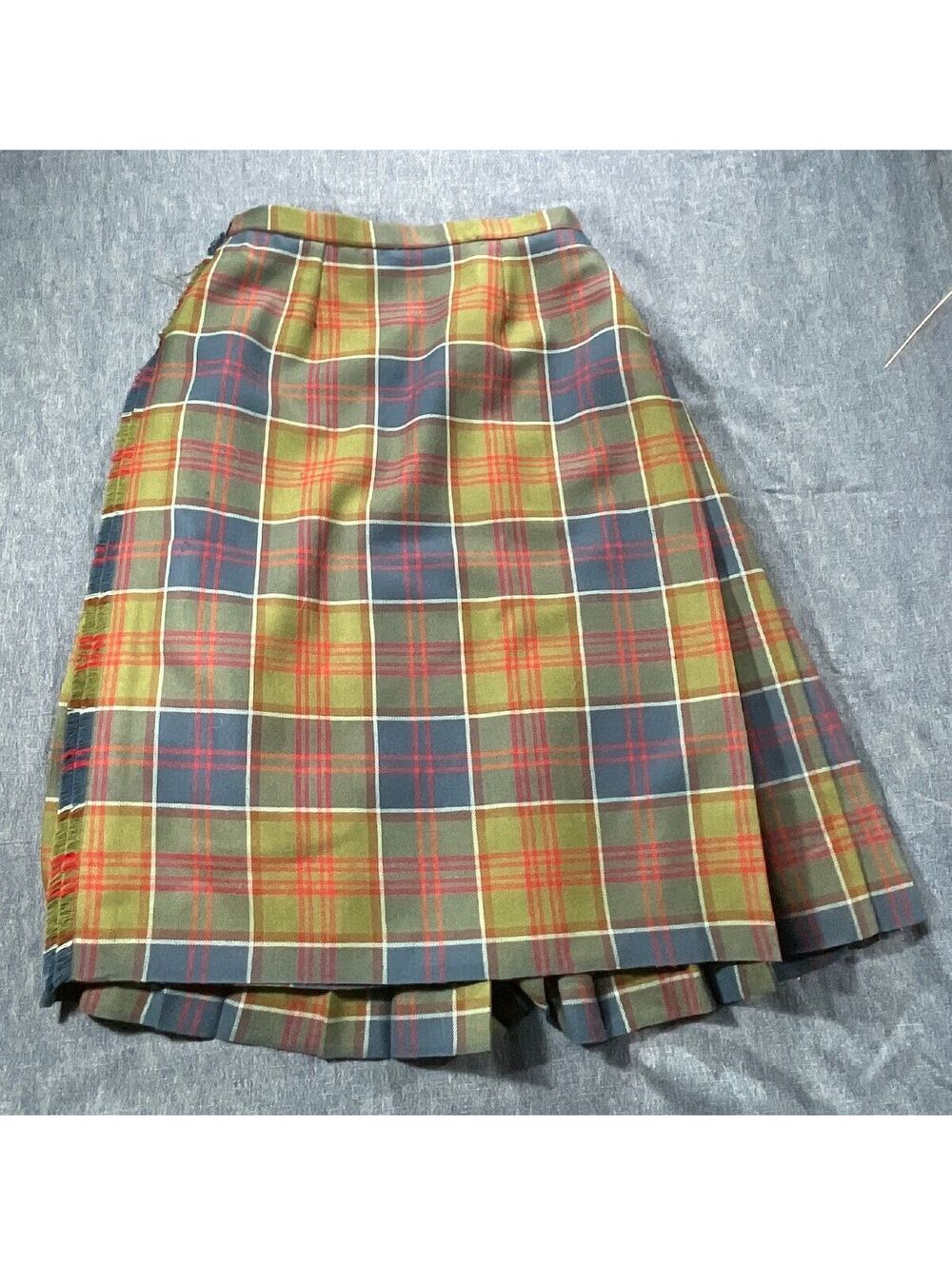 Fabulous 100% wool tartan kilt never worn selvedge edge hem great fabric - Picture 5 of 7
